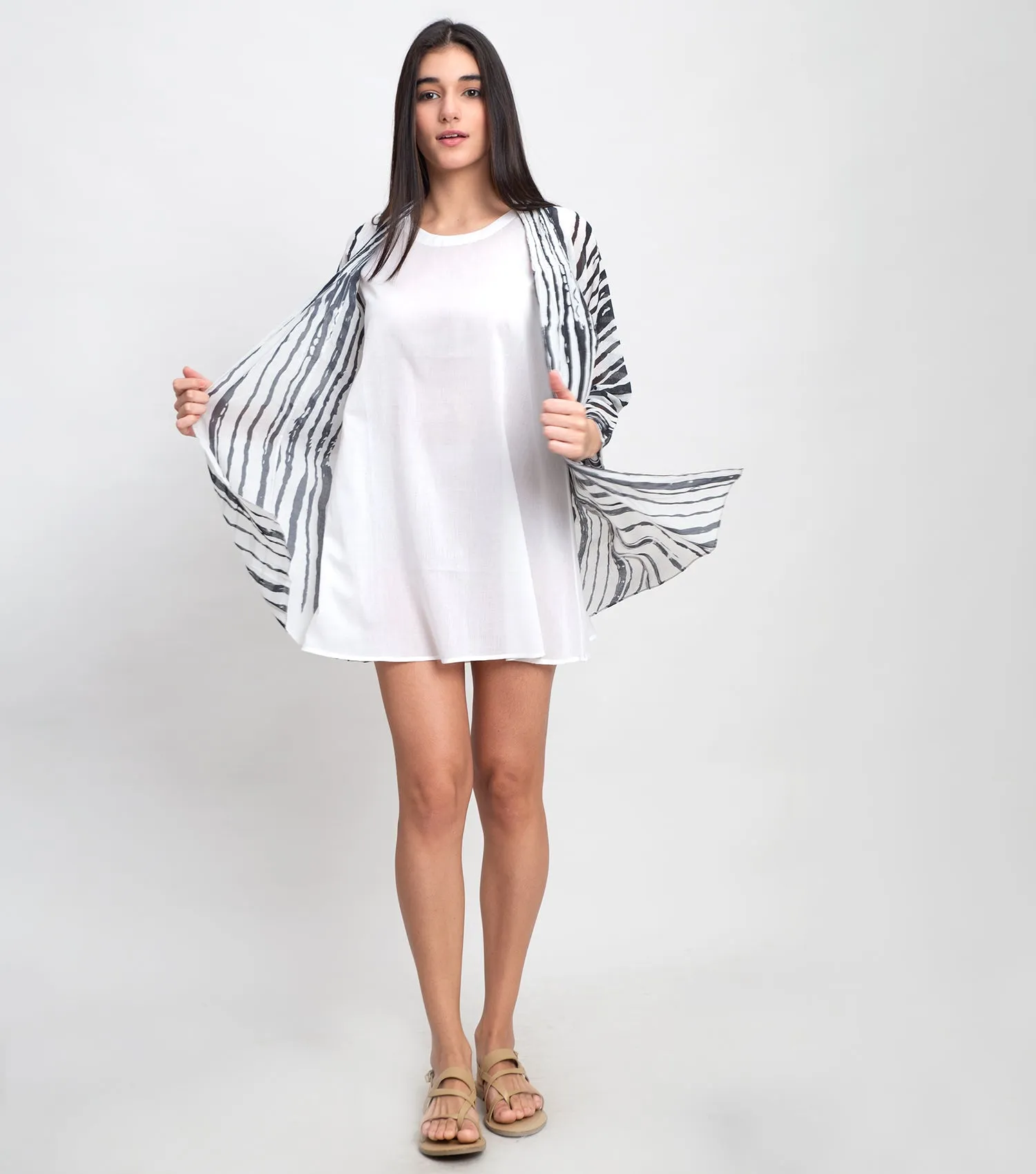Black White Cotton Printed Coverup With Neck Detailing