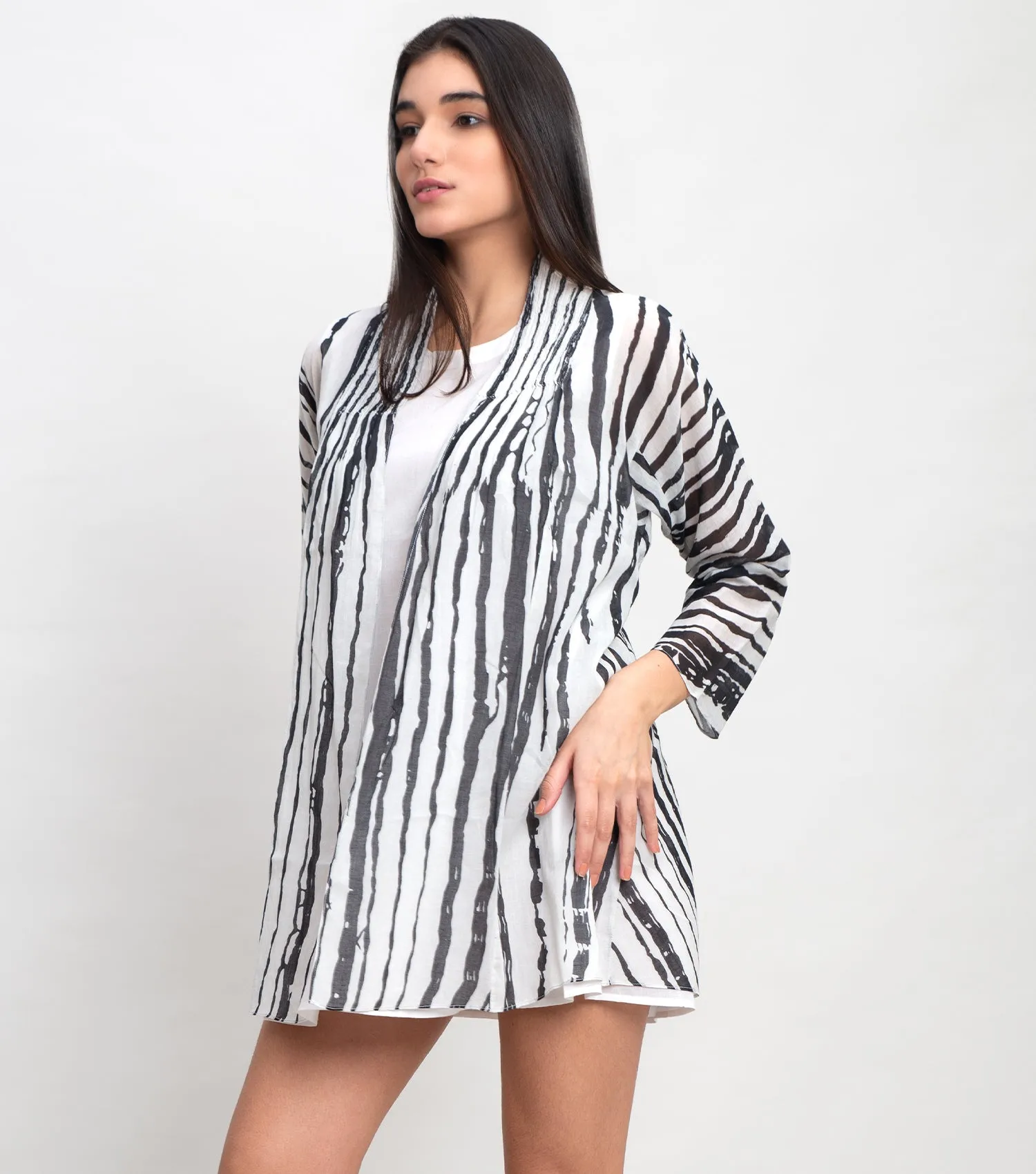 Black White Cotton Printed Coverup With Neck Detailing