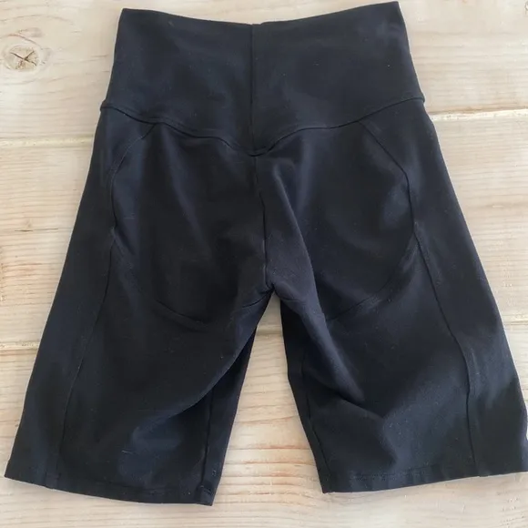 Bombshell black biker shorts in black size medium