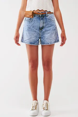 Denim short in light blue wash
