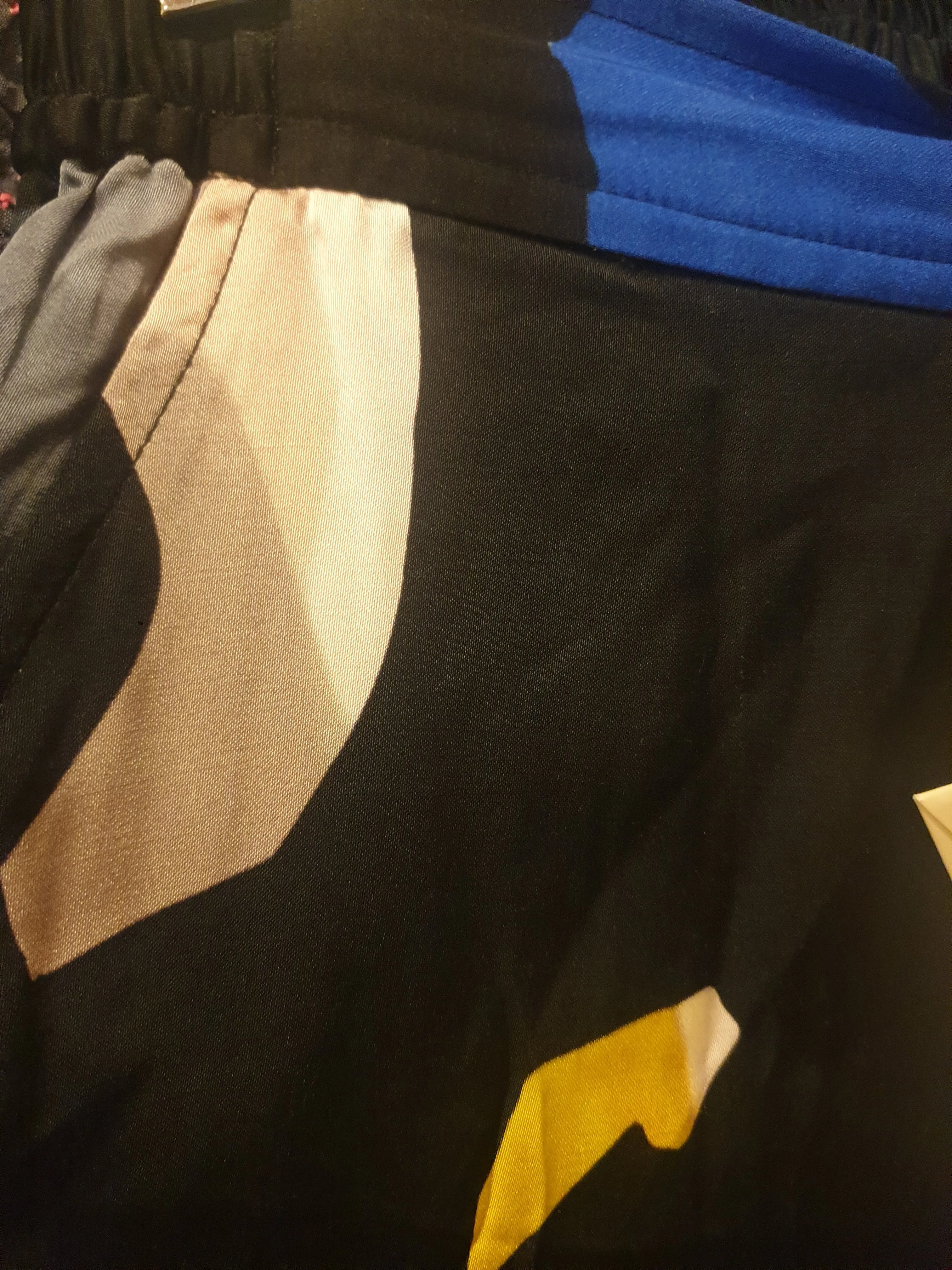 Elk silky feel "form pant" with shapes print size 8