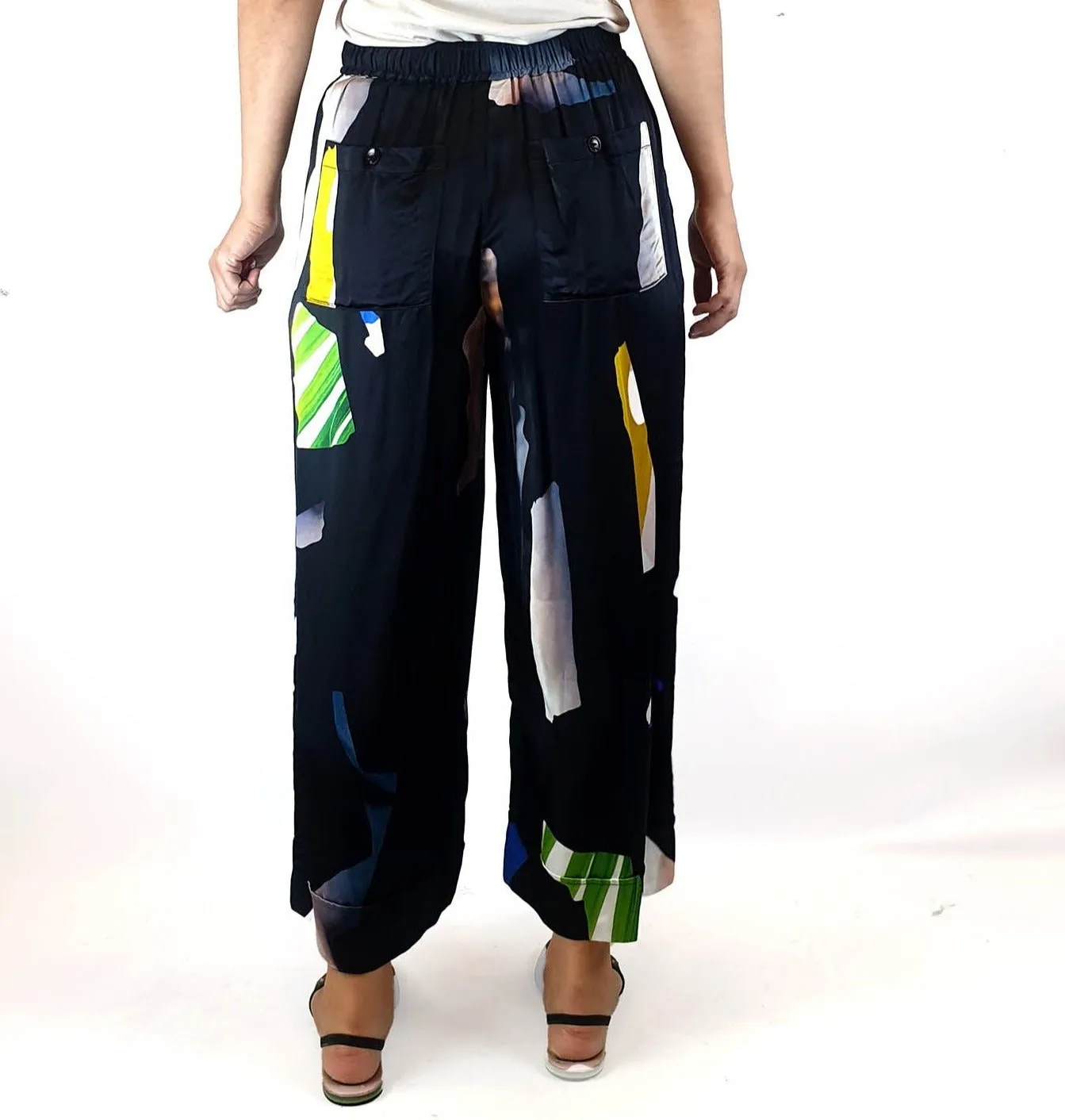 Elk silky feel "form pant" with shapes print size 8