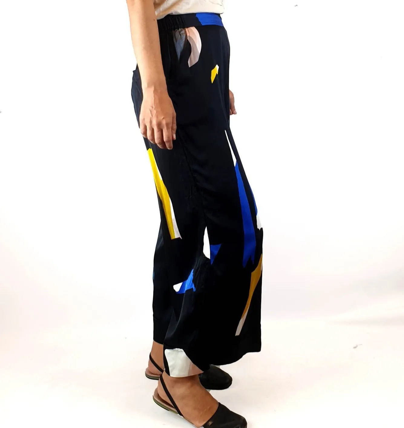 Elk silky feel "form pant" with shapes print size 8
