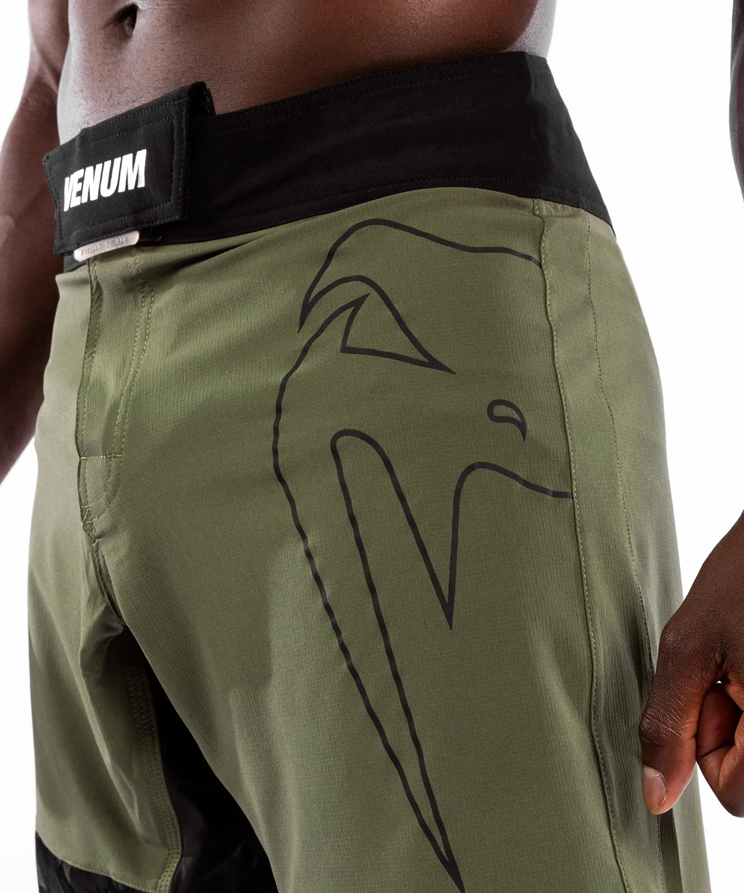 Fightshorts Venum LIGHT 4.0 - Kaki/Zilver