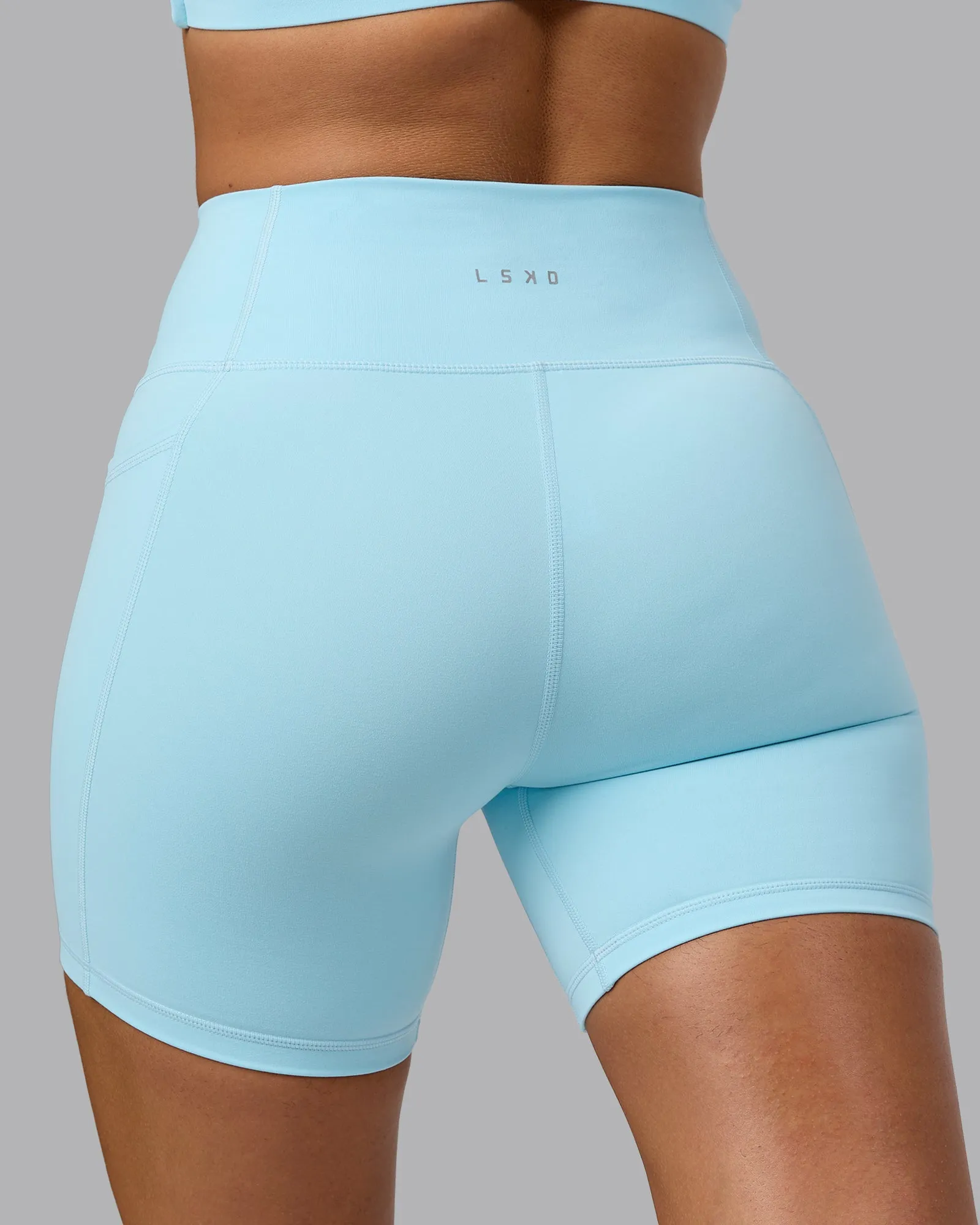 Fusion Mid Short Tight With Pockets - Crystal Blue