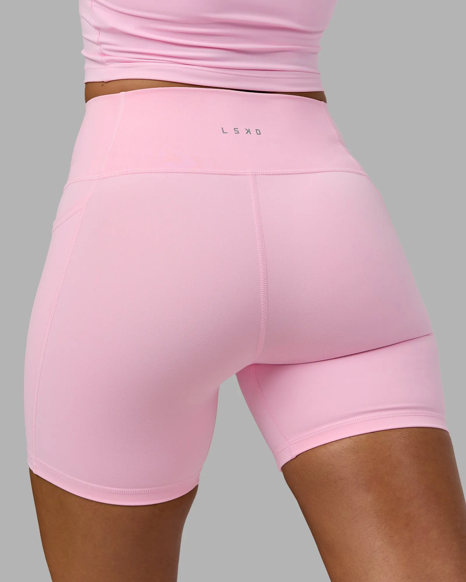 Fusion Mid Short Tight With Pockets - Pale Pink