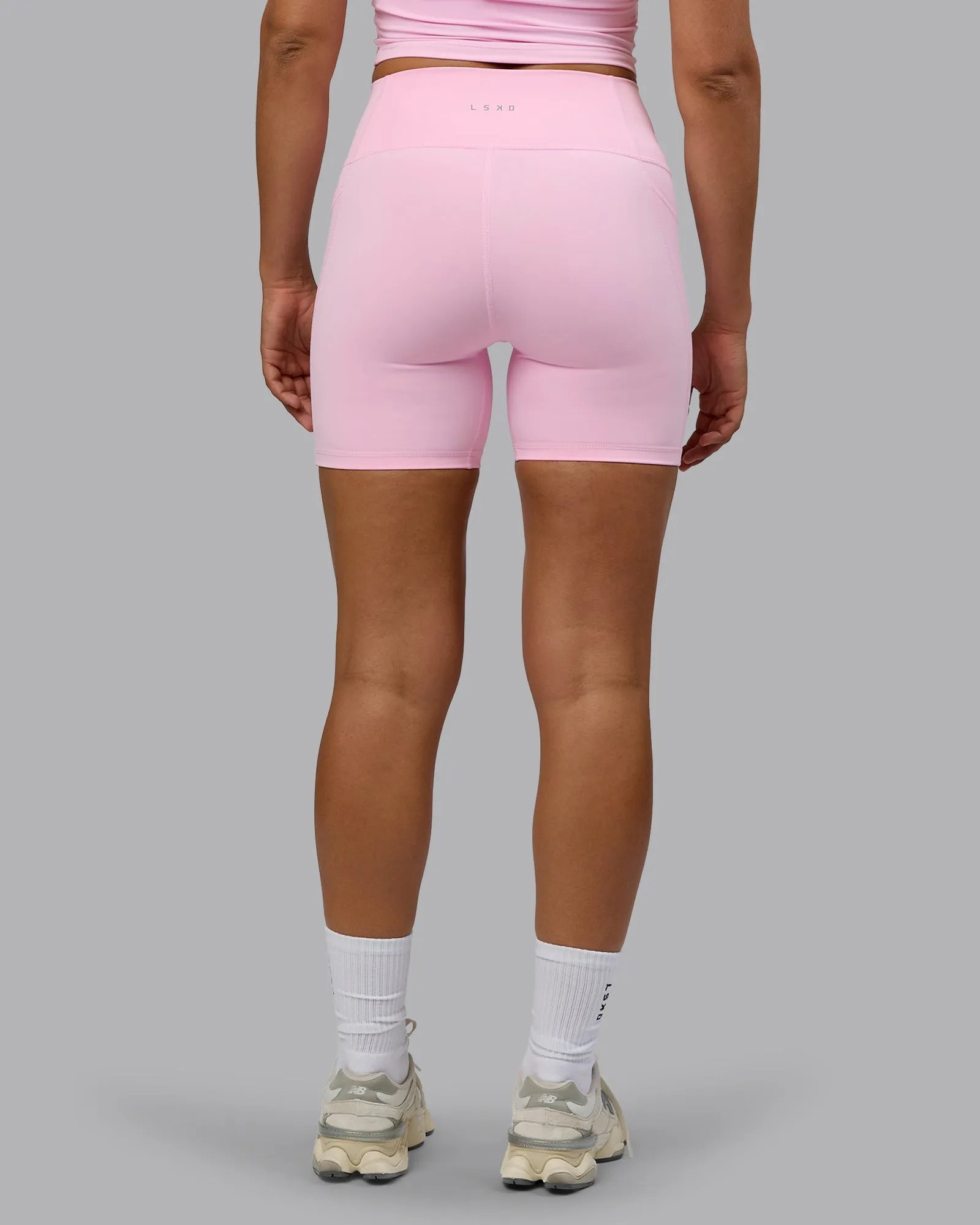 Fusion Mid Short Tight With Pockets - Pale Pink