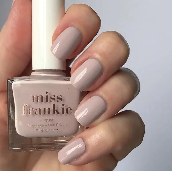 I PREFER CHAMPAGNE NAIL POLISH