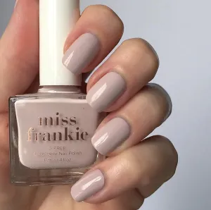 I PREFER CHAMPAGNE NAIL POLISH