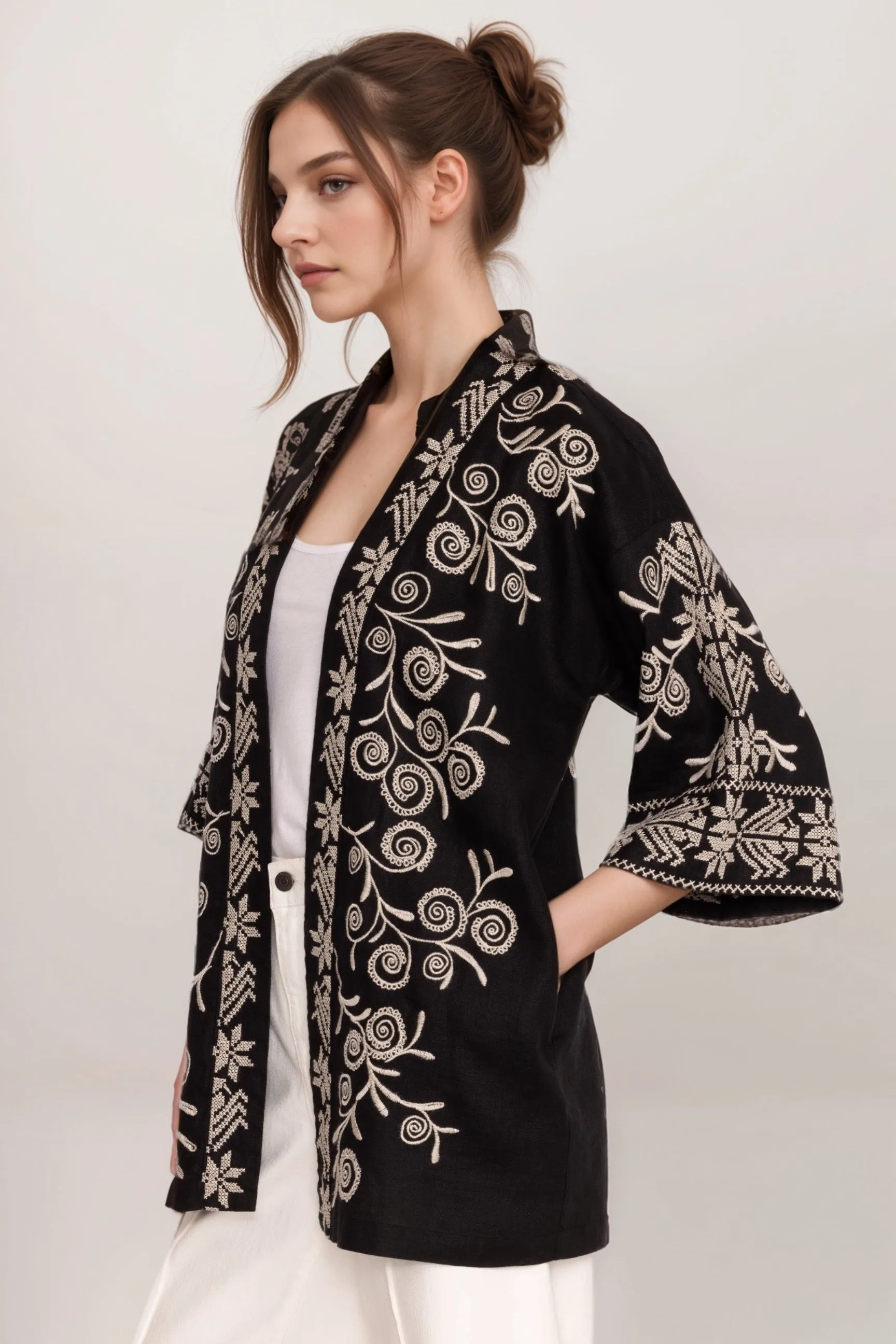 Johnny Was Workshop Black Hannani Shawl Collar Linen Kimono W47624-5