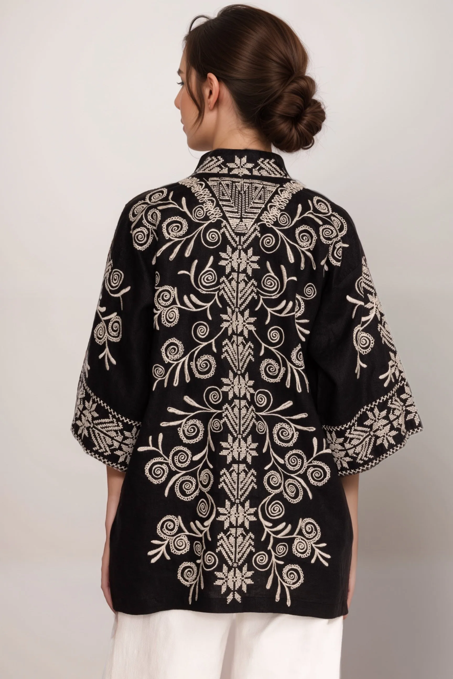 Johnny Was Workshop Black Hannani Shawl Collar Linen Kimono W47624-5