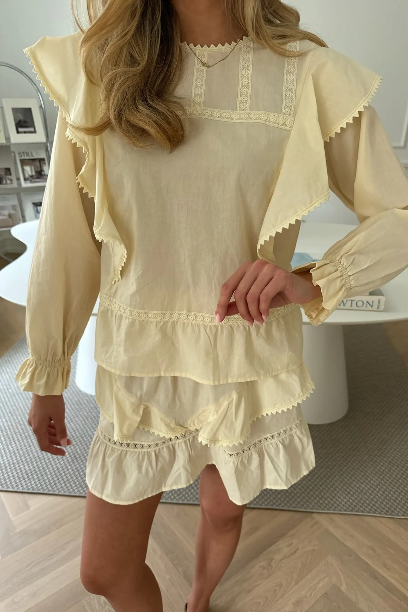 LeonoraIC Mini Nederdel - Creme