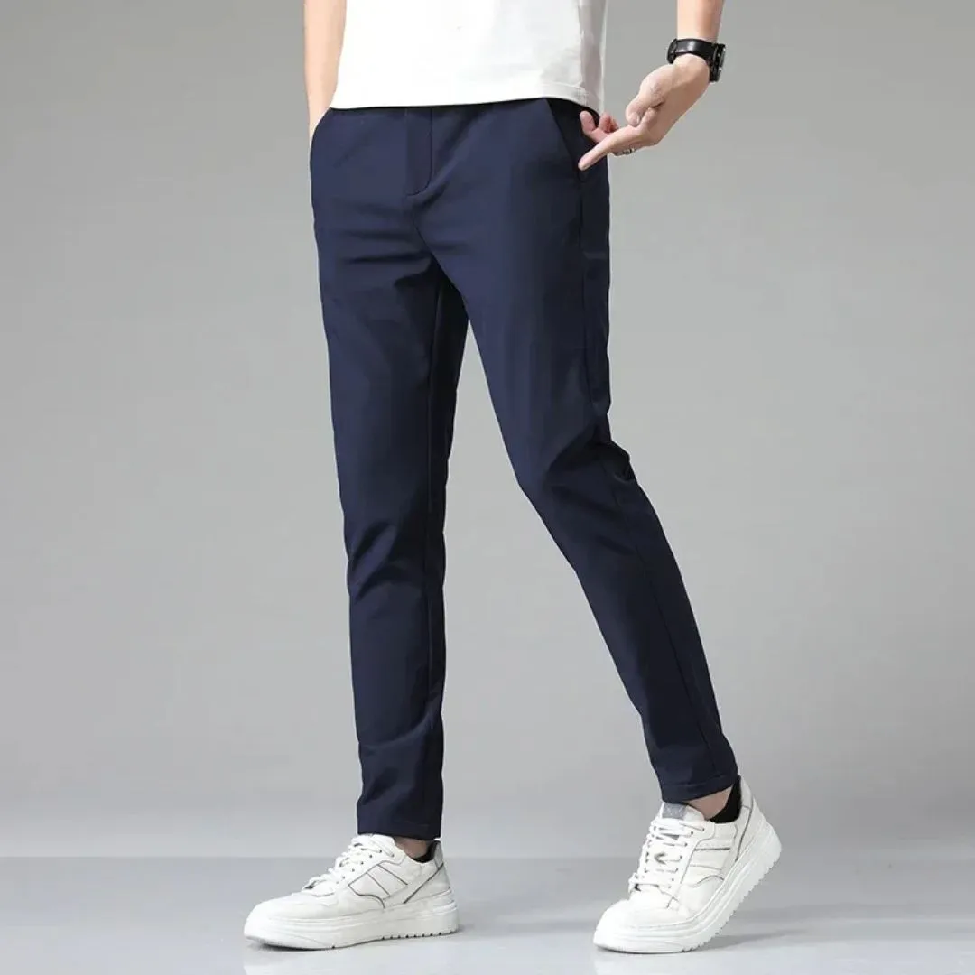 Luca Ferarro Chinos
