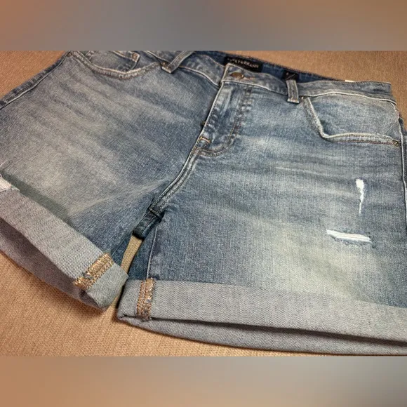 Lucky Brand shorts &quot;The Roll up&quot; Size 8