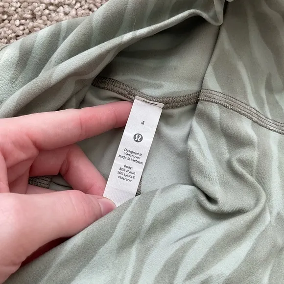 Lululemon Align Short 8” Le Tigre Camo Green Fern Multi Size 4 Bikers Sage Green
