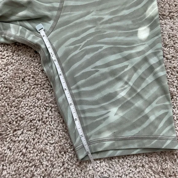 Lululemon Align Short 8” Le Tigre Camo Green Fern Multi Size 4 Bikers Sage Green