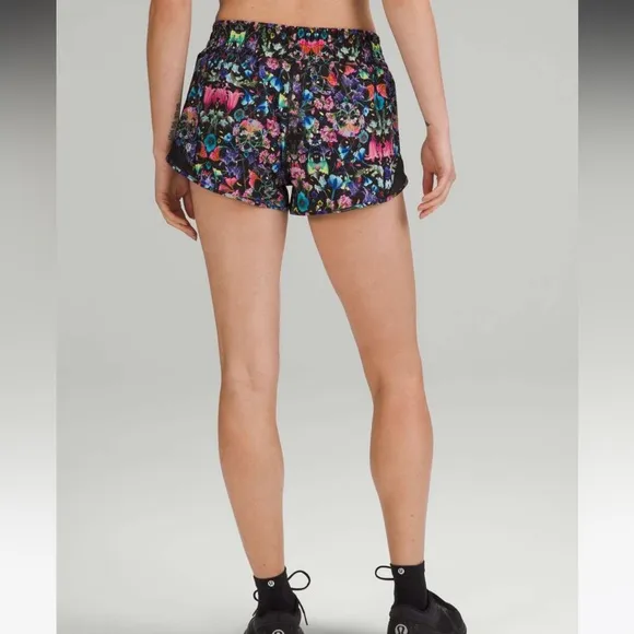 lululemon Hotty Hot High-Rise Lined Short 2.5&quot;