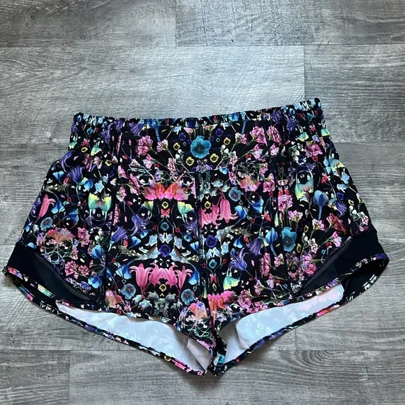 lululemon Hotty Hot High-Rise Lined Short 2.5&quot;