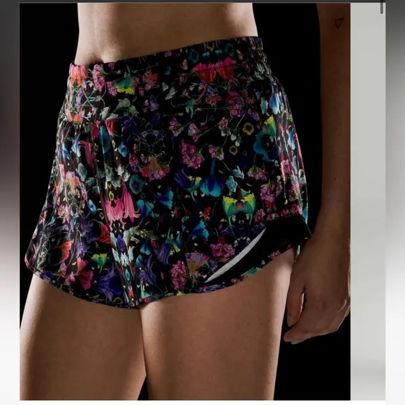 lululemon Hotty Hot High-Rise Lined Short 2.5&quot;