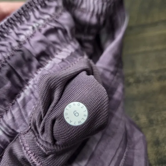 LULULEMON Hotty Hot‎ Shorts | 6