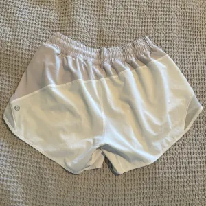 Lululemon hotty hot shorts asym light chrome and white
