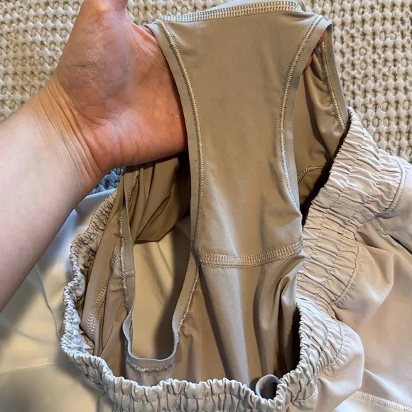 Lululemon hotty hot shorts asym light chrome and white