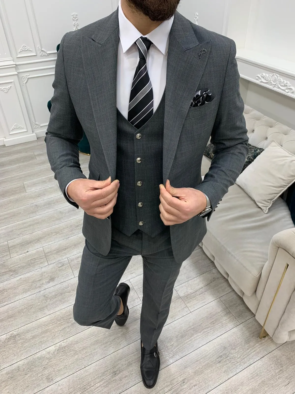 Nile Gray Slim Fit Peak Lapel Suit: Elegant Sophistication for Every Occasion