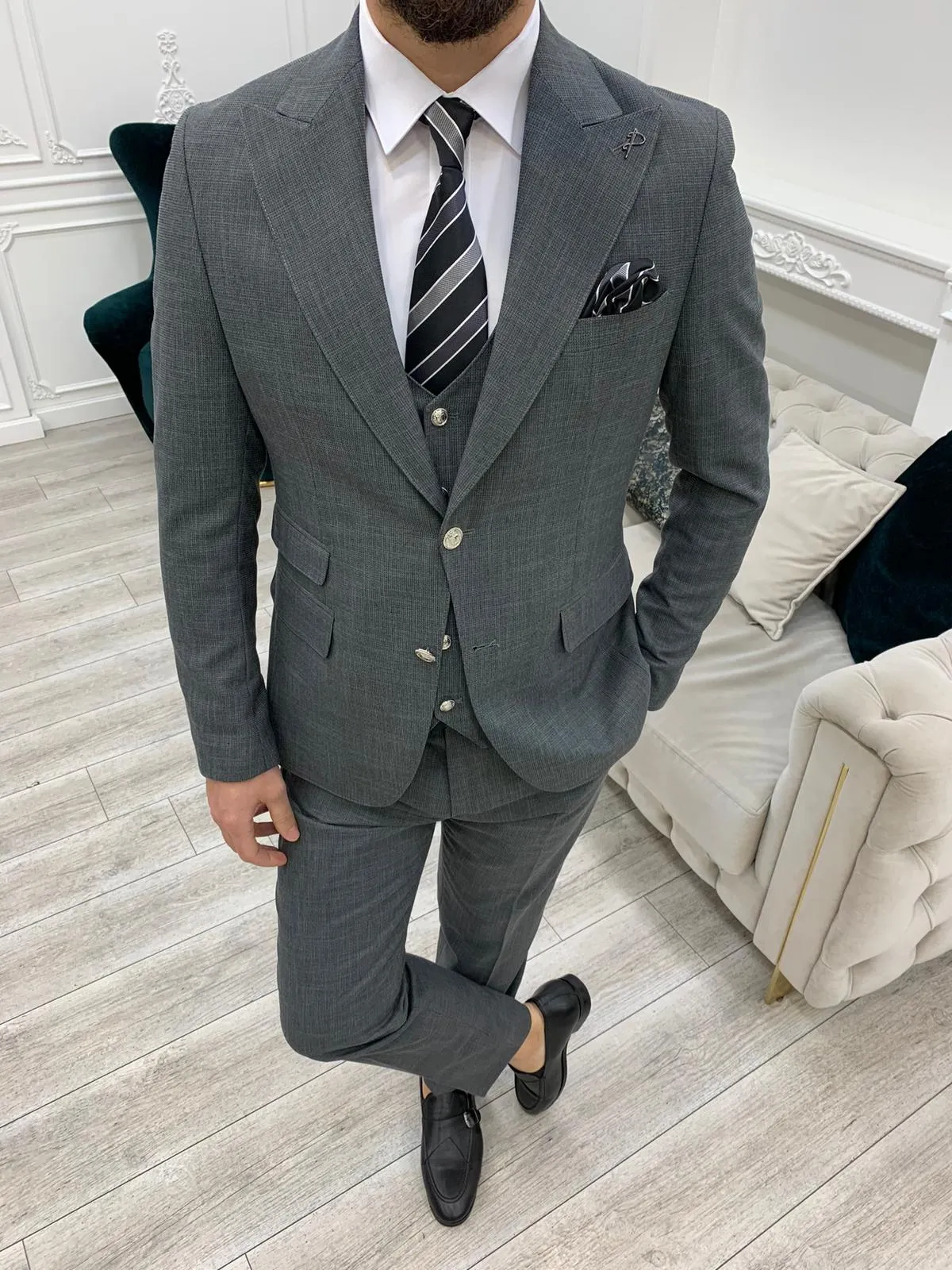Nile Gray Slim Fit Peak Lapel Suit: Elegant Sophistication for Every Occasion