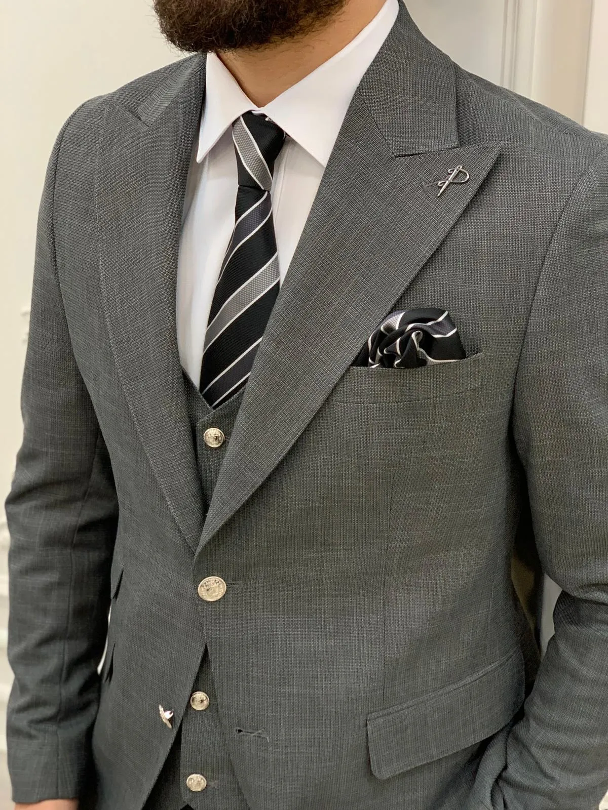 Nile Gray Slim Fit Peak Lapel Suit: Elegant Sophistication for Every Occasion