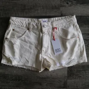 NWT Urban Outfitters Denim Shorts Size 24 Low Rise Harri Neutral Cream Color