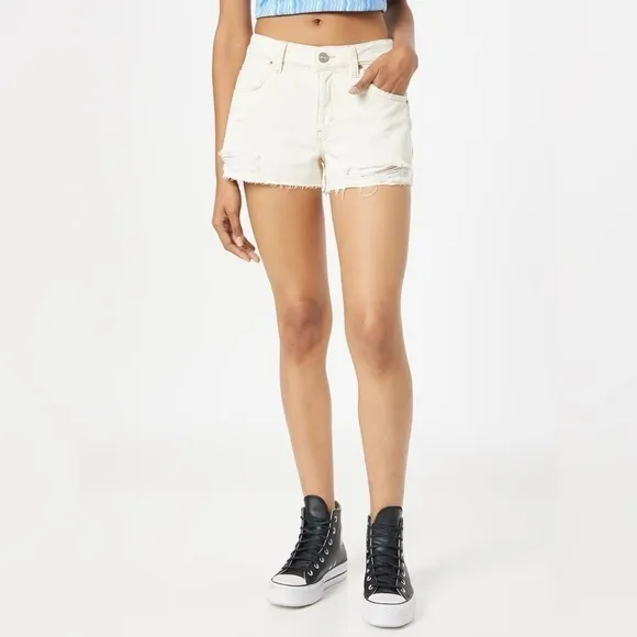 NWT Urban Outfitters Denim Shorts Size 24 Low Rise Harri Neutral Cream Color