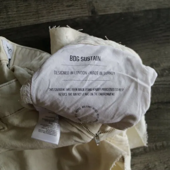 NWT Urban Outfitters Denim Shorts Size 24 Low Rise Harri Neutral Cream Color