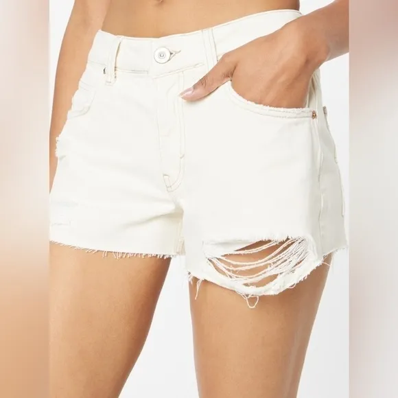 NWT Urban Outfitters Denim Shorts Size 26 Low Rise Harri Neutral Cream Color