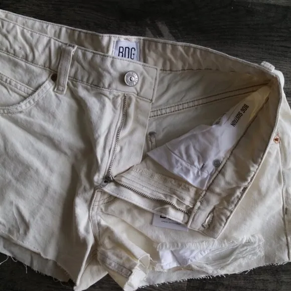 NWT Urban Outfitters Denim Shorts Size 28 Low Rise Harri Neutral Cream Color