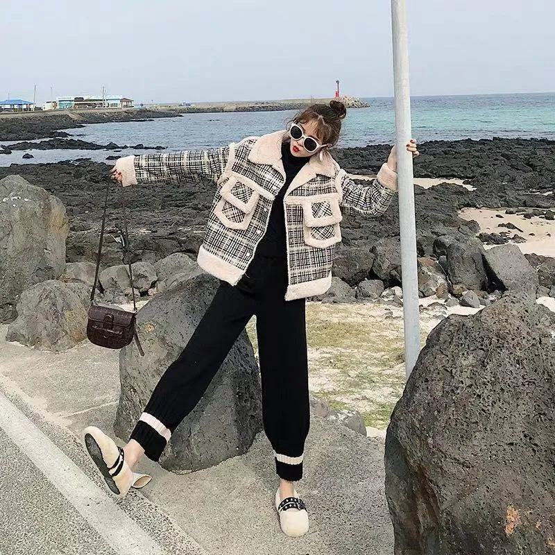 Plus Velvet Thick Fur All-in-one Granular Velvet Jacket Fashion Sexy Short Loose Lamb Wool Female Jacket