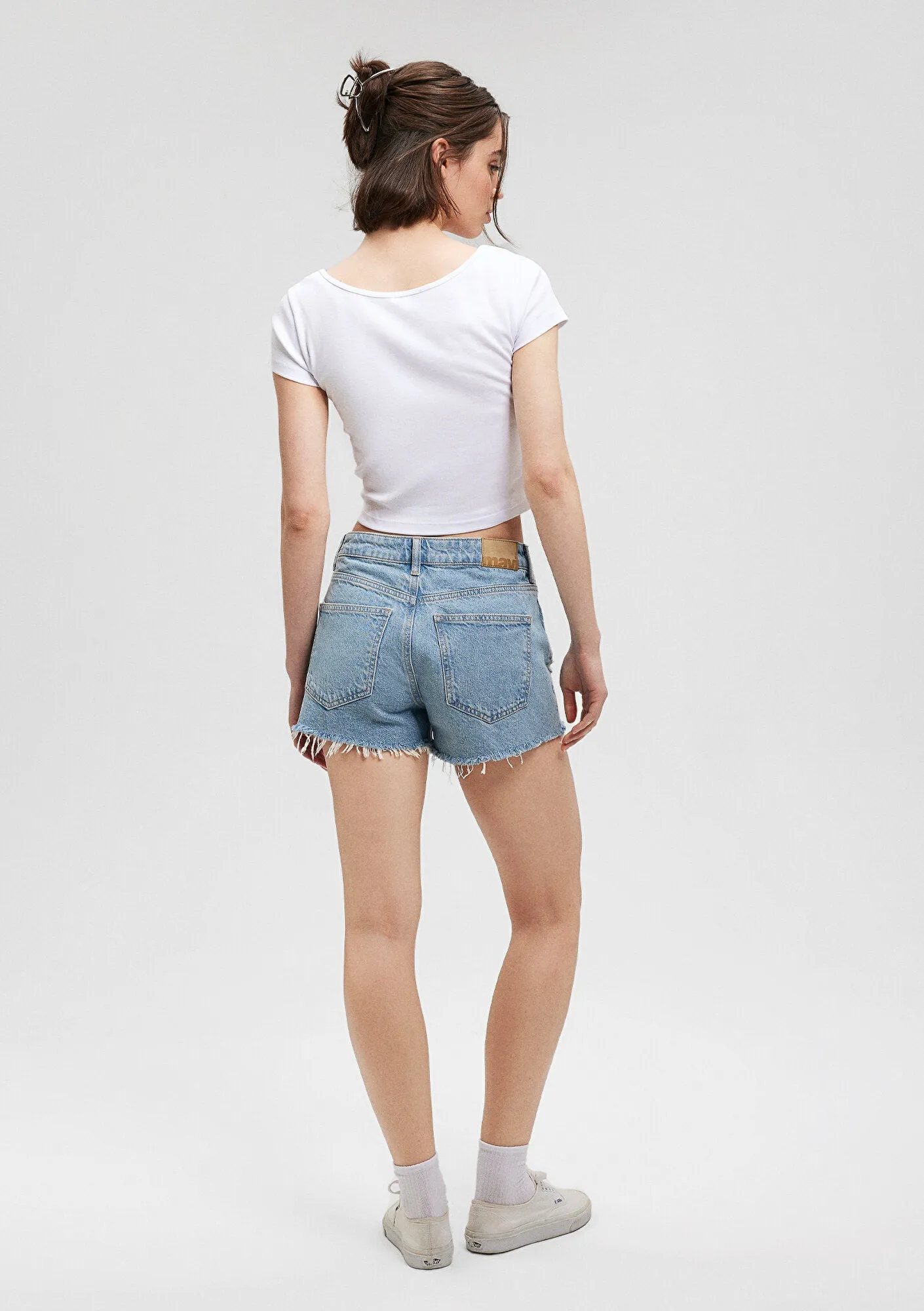 Rosie Light Ripped 90s Jean Shorts