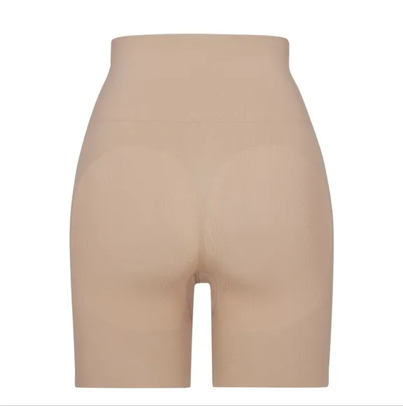 SKIMS Seamless Sculpt Butt Lifting Short Size: 2X Clay