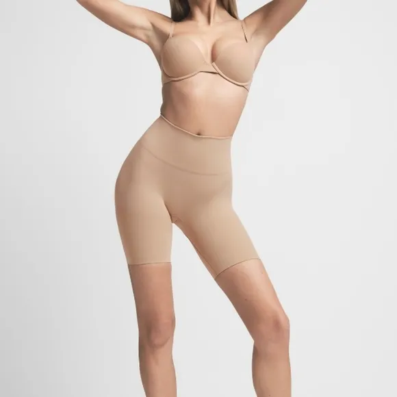 SKIMS Seamless Sculpt Butt Lifting Short Size: 2X Clay