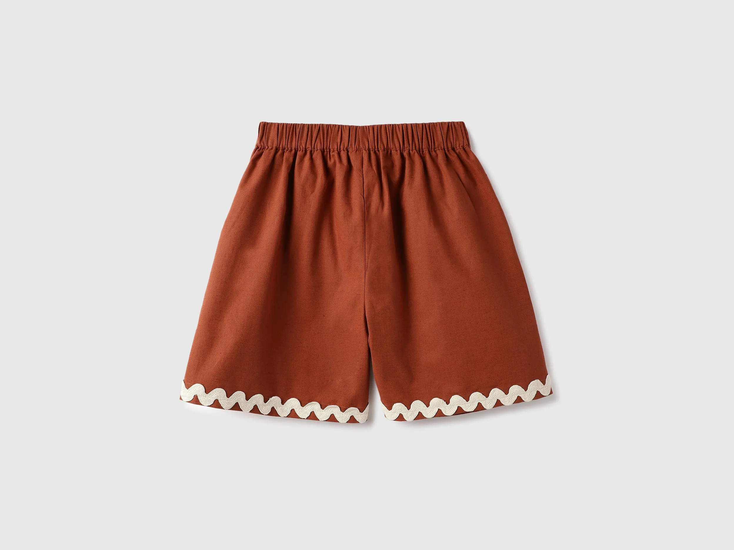 Solid Regular Fit Wavy Lace Detail Shorts