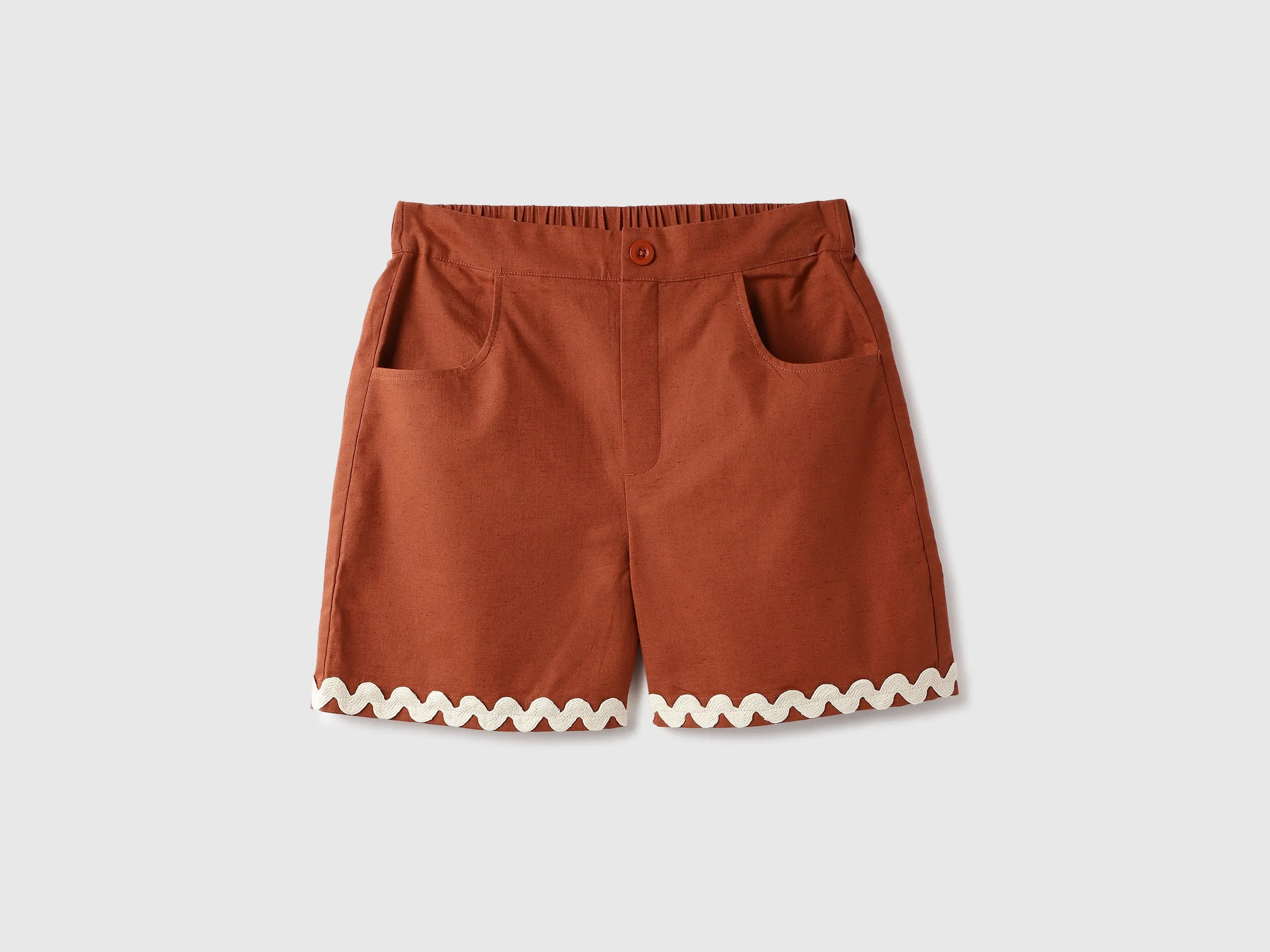 Solid Regular Fit Wavy Lace Detail Shorts