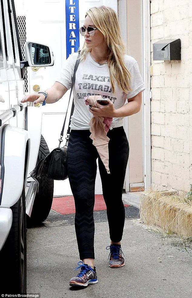 TEXAS AGAINST THE WORLD Bobbie Tee