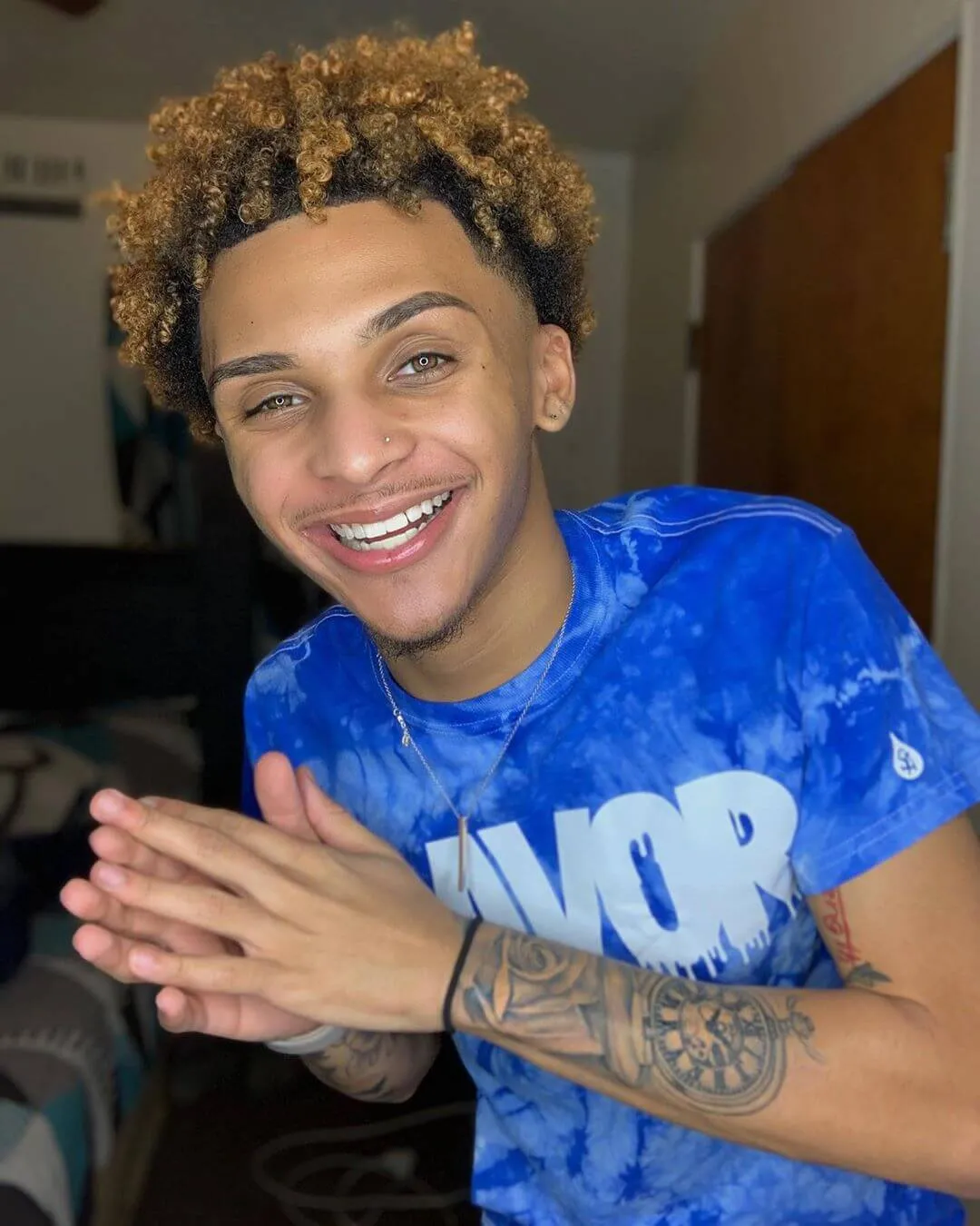 White Flavor | Blue Cloud Tee