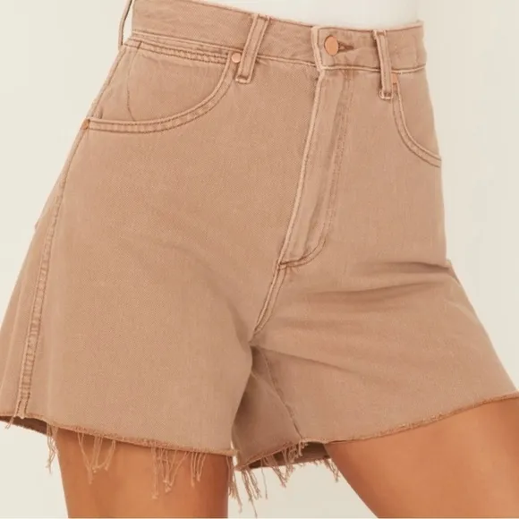 Wrangler women’s modern A Line shorts in light brown