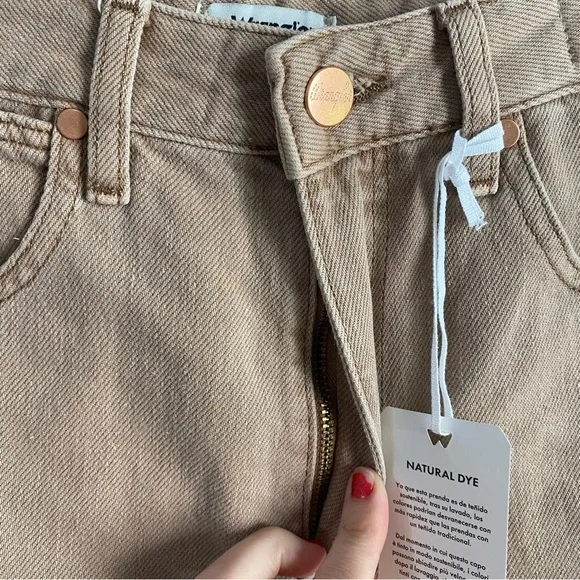 Wrangler women’s modern A Line shorts in light brown