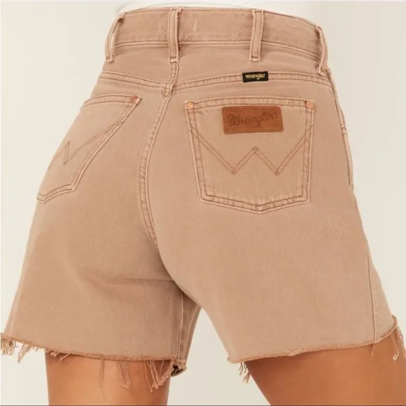Wrangler women’s modern A Line shorts in light brown